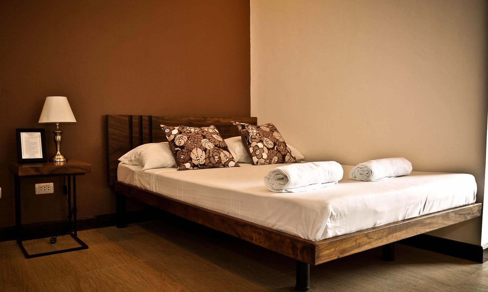 Cleon Villas Pension Puerto Princesa Exterior photo